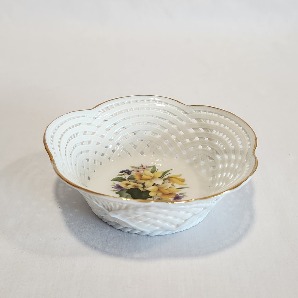Hand Painted Romanian Porcelain Lace Basket Bowl Gold Trim 4.75" Diameter - Picture 2 of 5